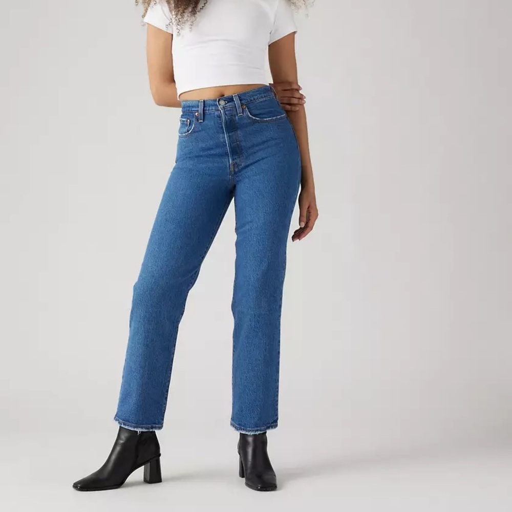 Levi’s Ribcage Straight Ankle Jeans